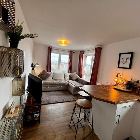 Two Bedroom Apartment In Barry-Close To Beach Exteriér fotografie