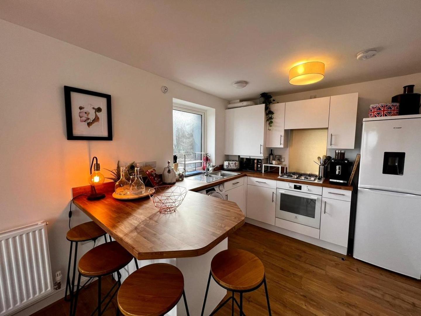 Two Bedroom Apartment In Barry-Close To Beach Exteriér fotografie