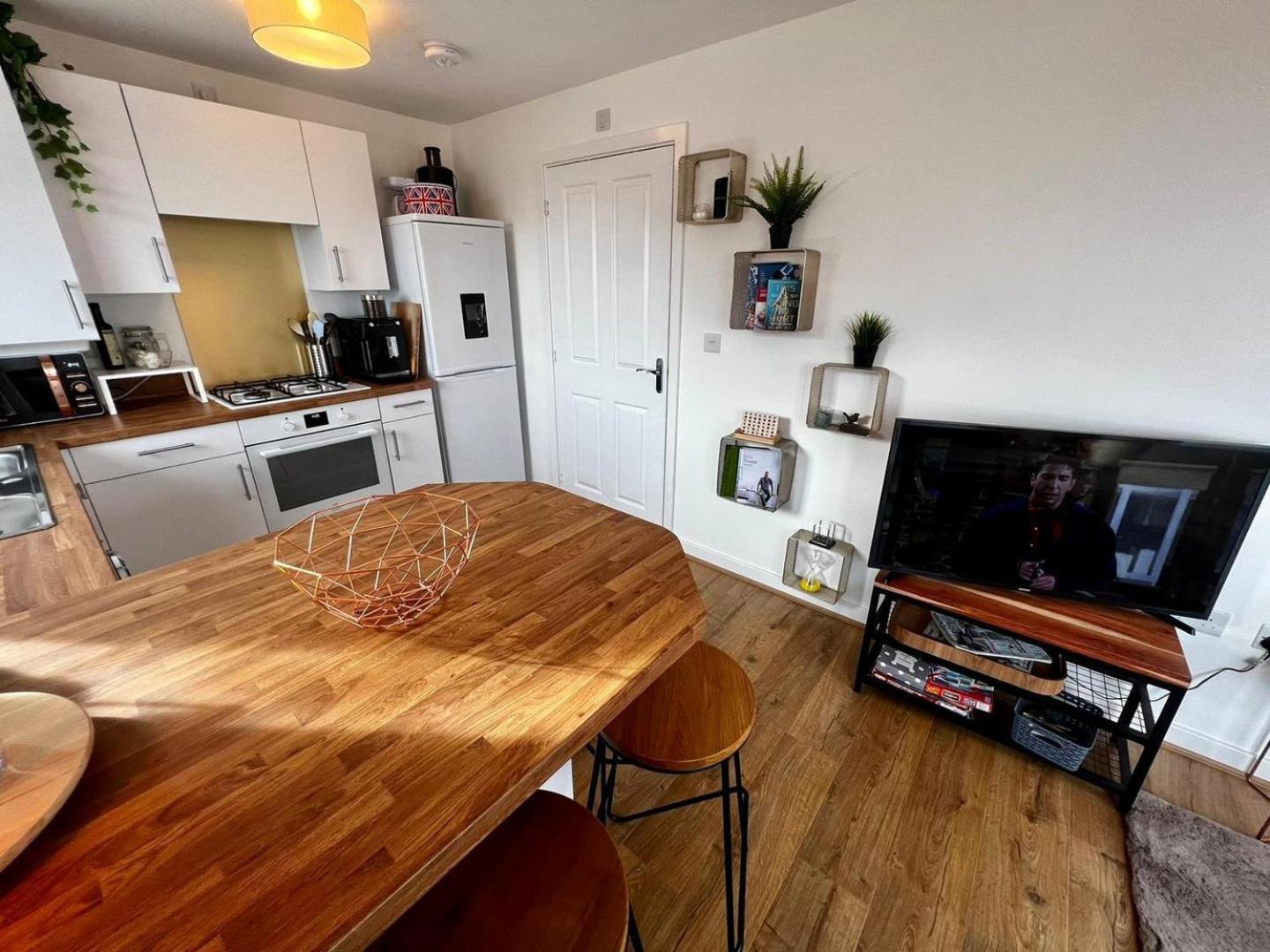 Two Bedroom Apartment In Barry-Close To Beach Exteriér fotografie